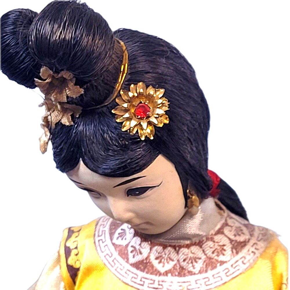 Vintage Chinese Doll Marked Taiwan 15" Silk Hanfu with Paper Fan - Picture 3 of 10
